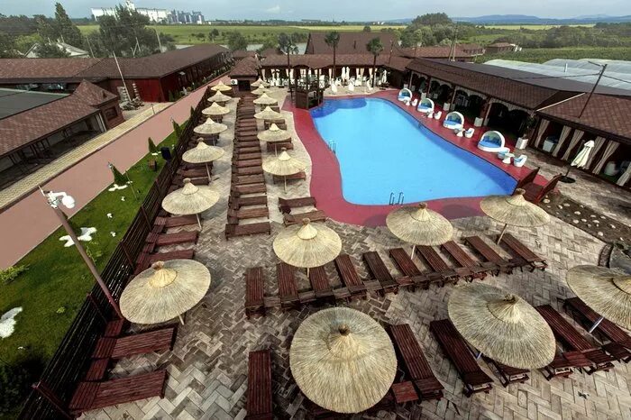 Вилладжио холмская. Villagio бассейн ахтырский. Villaggio бассейн. Villagio бассейн ахтырский. Вилладжио холмская.