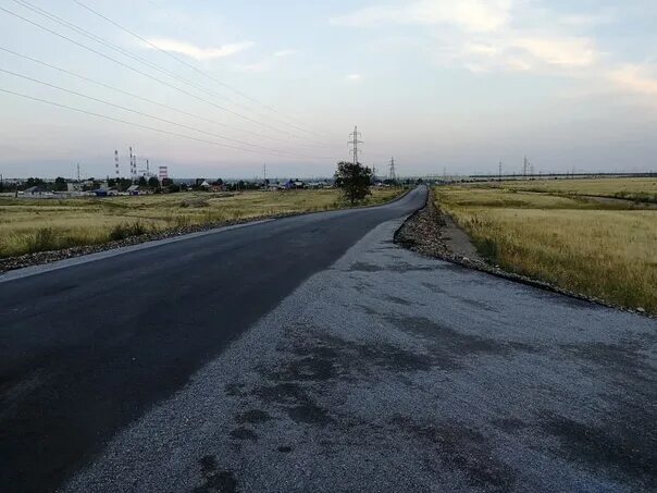 Дорога царя под верхнеуральском. Дорога в троицкое. Дорога в троицкое. Троицкое луганская область. Старая дорога.