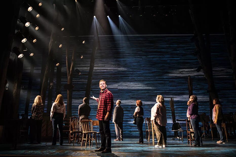 Театр феникс. Come from away мюзикл. Феникс театр переход. Час моржей спектакль Феникс.