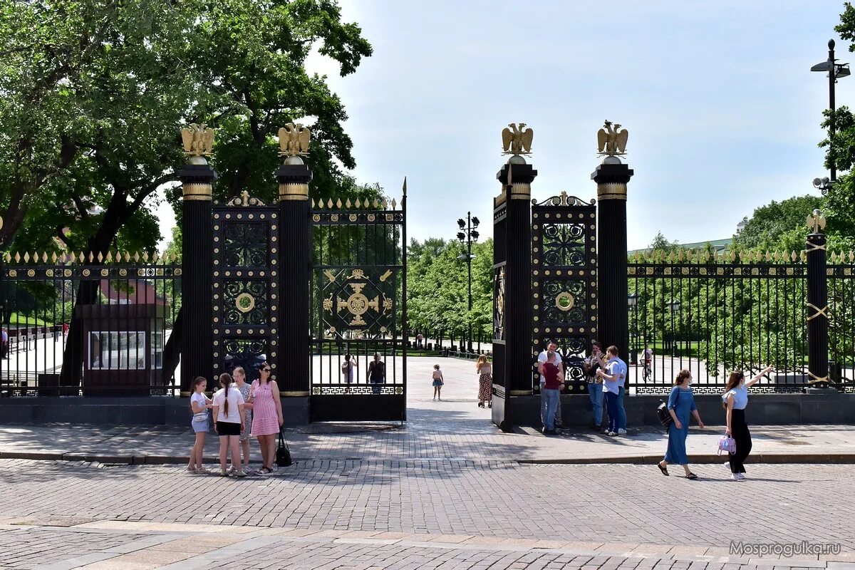 александровский парк москва. продолжение александровского сада. александровский сад москва фото сейчас 2023. нижний александровский сад москва. александровский сад москва.
