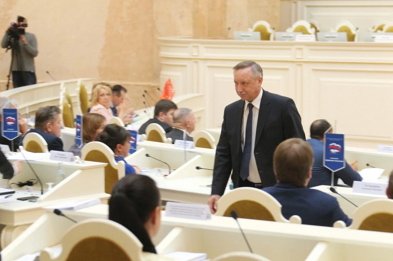 Почему в питере губернатор