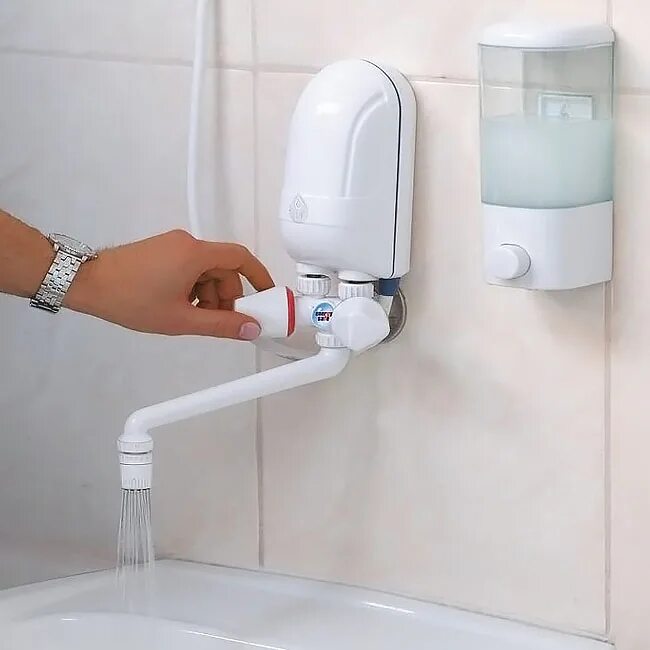 Установка водонагреватель проточный квт. Водонагреватель проточный электрический 5 квт. электрический водонагреватель electric water heater. проточный водонагреватель 15 квт. водонагреватель dafi x5 с металлическим смесителем.