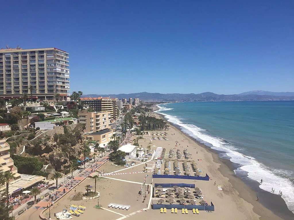 Torre molinos торремолинос. Торремолинос испания. Коста дель соль испания. Торремолинос пляж. Torre molinos торремолинос.