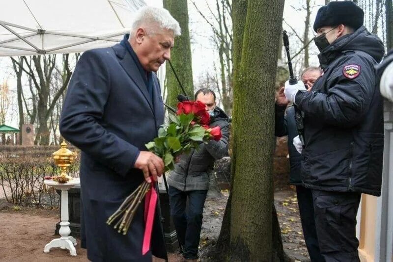 День памяти сотрудников погибших при выполнении служебных. 8 Ноября день памяти сотрудников ОВД погибших при. День памяти сотрудников органов внутренних дел России. Памяти сотрудников погибших при исполнении. Колокольцев в Санкт Петербурге.