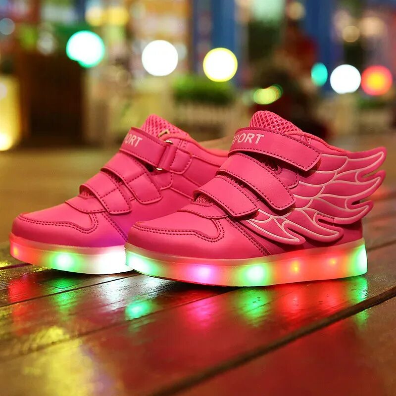 Кроссовки светящиеся подошва купить. Светящиеся кроссовки. Кроссовки детские светящиеся. Светящиеся кроссовки для девочек. Детские кроссовки со светящейся подошвой.