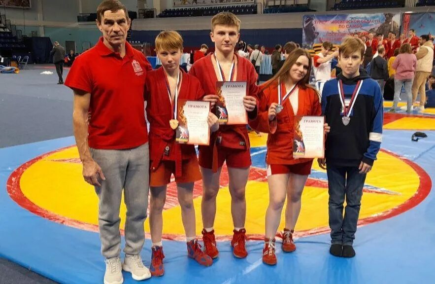 Борец самбист