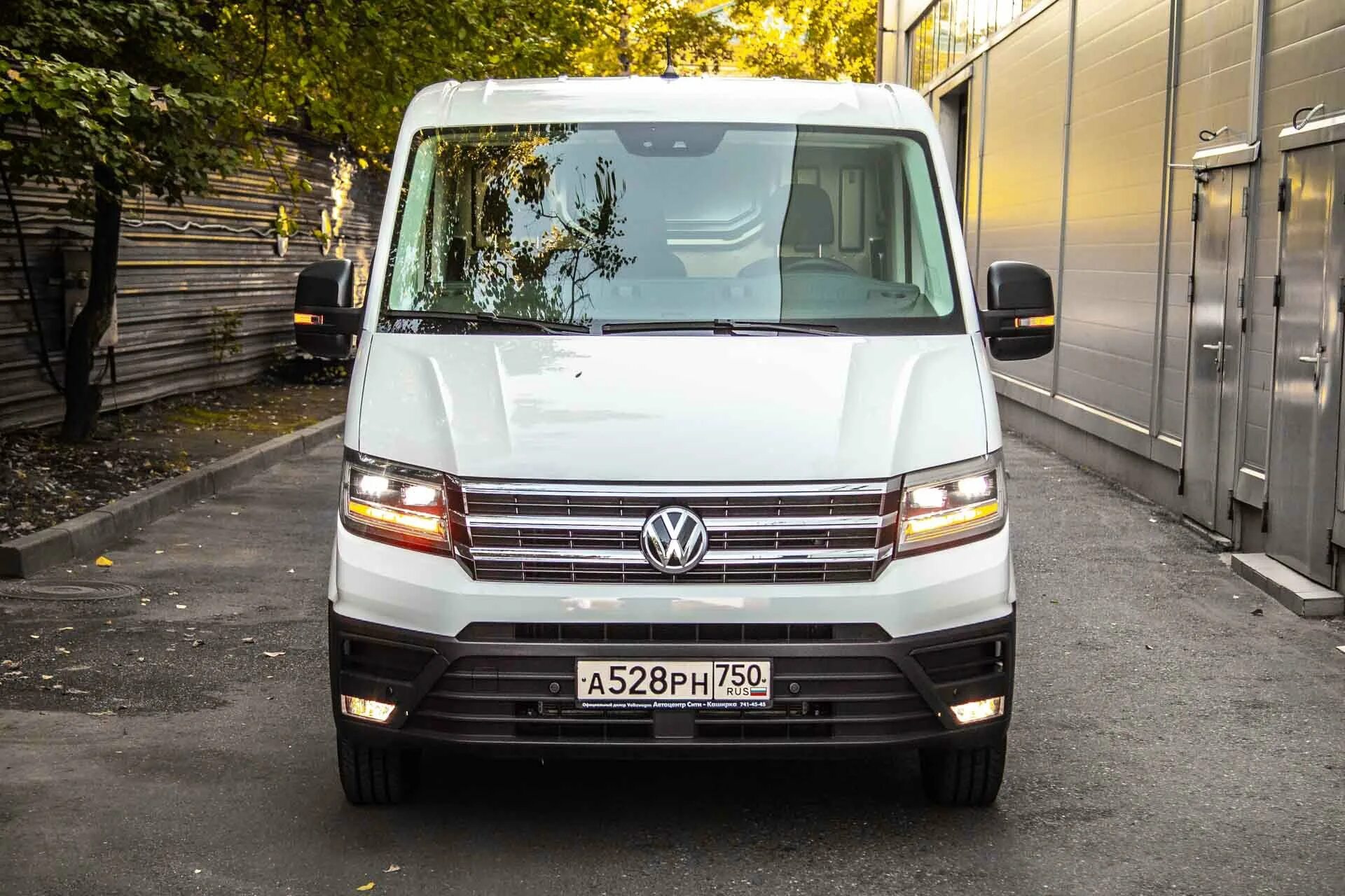 Купить фольксваген крафтер бу. Volkswagen Crafter 2018 грузовой. Volkswagen Crafter 2019 грузовой. Фольксваген Крафтер 2018 фургон. Volkswagen Crafter 2017 года.