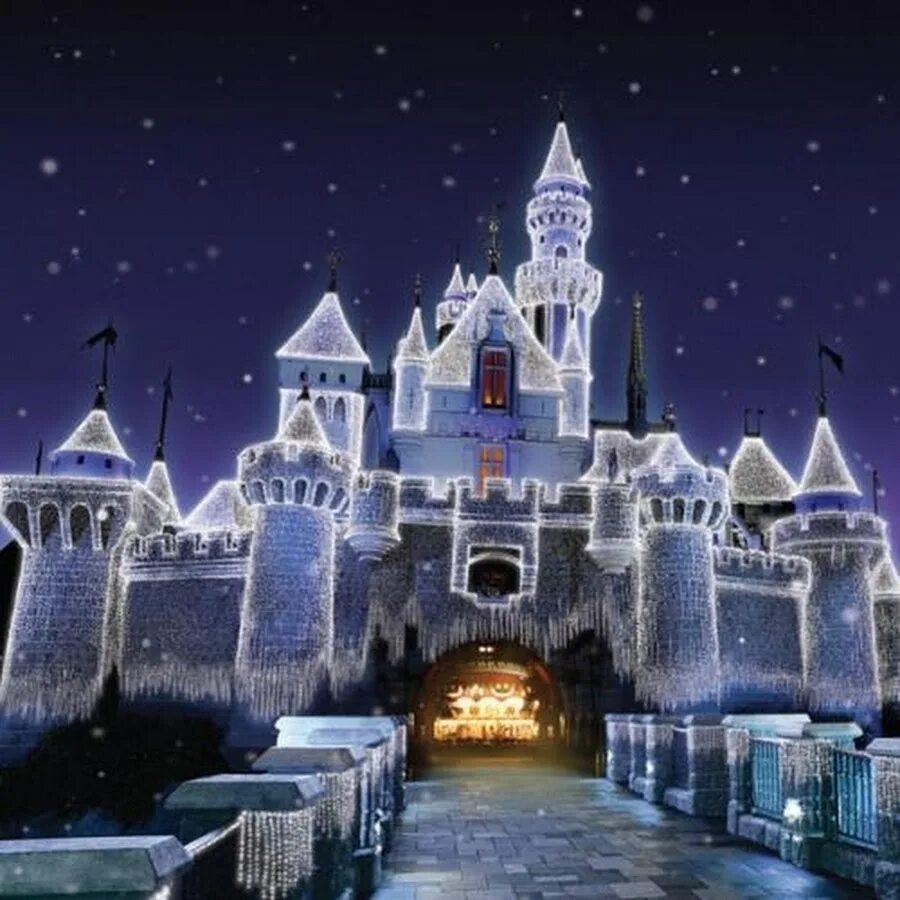 звездная крепость с новым годом. «замок снежной королевы» с. сказочный зимний дворец. хогвартс хогсмид гарри поттер. снежная королева уолт дисней.