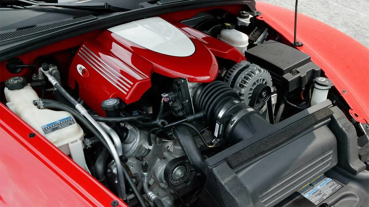 Мотор пикап. Chevrolet SSR двигатель. Chevrolet Chevelle двигатель. Chevrolet SSR 2003. Мотор автомобиля красный.