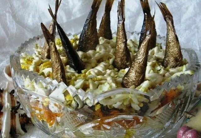 Салат со шпротами пошагово с фото Як приготувати салат зі шпротами #кулінарія #салат #кулинария #рецепты Food, Eth