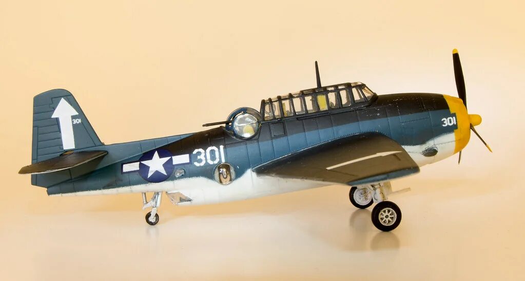 Forums models gallery. Grumman TBF-1 “Avenger” 1/72 Academy. Грумман Эвенджер 1/72. Grumman TBF 1/72. Самолет Эвенджер модель.