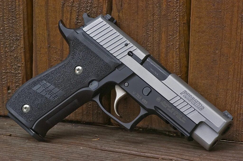 Травмат зауэр. Sig Sauer p226 травмат. Зиг Зауэр 226 травматический. Sig Sauer p226 травматический.