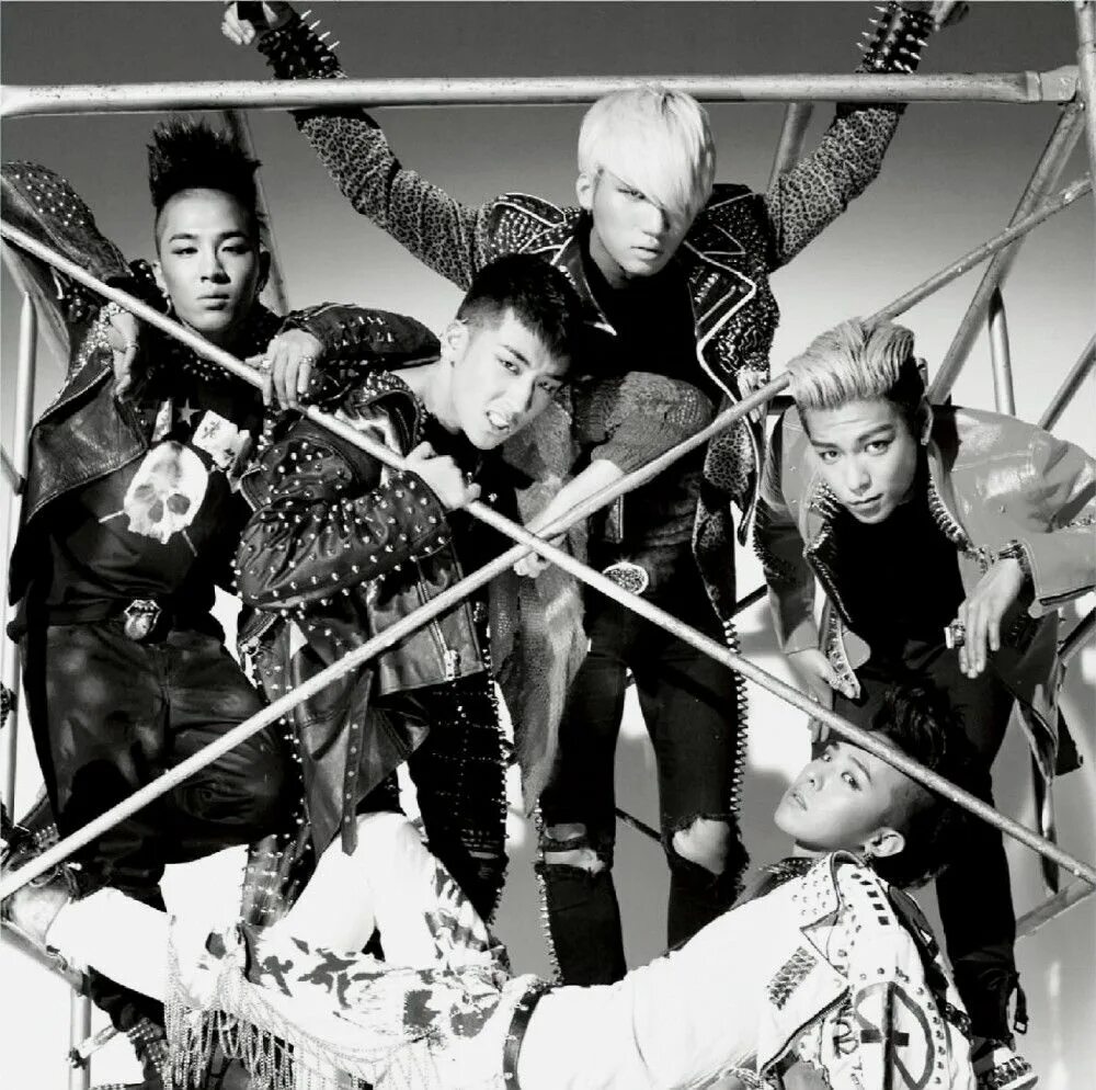 Big Bang группа. Биг бенг корейская группа. G Dragon группа. Big Bang – Alive.