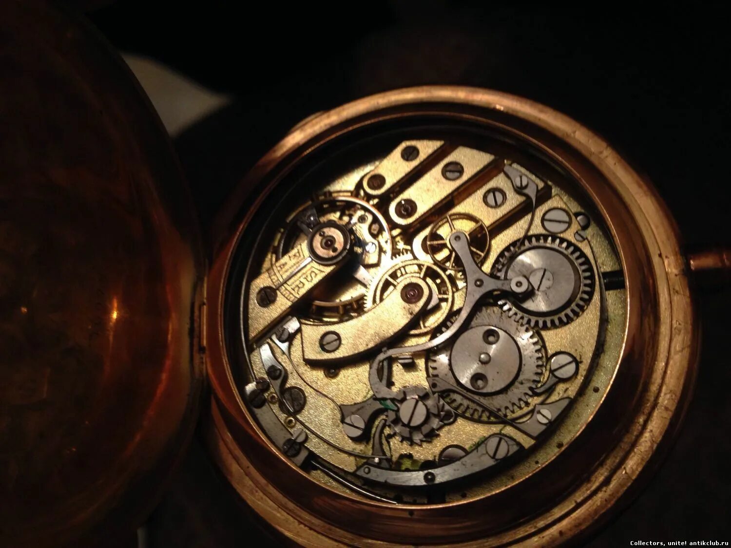 Первые кварцевые часы в мире. Календарь на механических часах. Регулировка точности хода механических часов ориент. Hoptroff часы. Точен как часы.