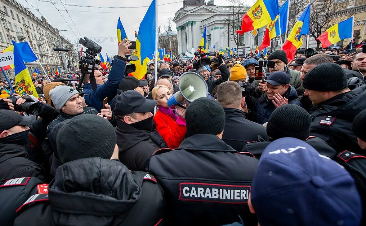 Почему запретили дору. Митинги и демонстрации. Политический протест. Митинг с плакатами. Митинг в Кишиневе.