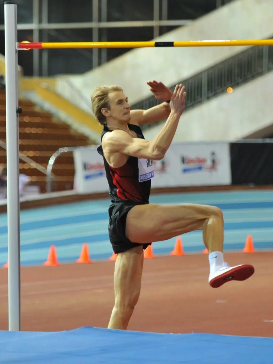 Чемпионы по прыжкам в высоту. Чемпионы по прыжкам в высоту. Ухов прыжки в высоту. Чемпионы по прыжкам в высоту. Сильнов олимпийский чемпион.