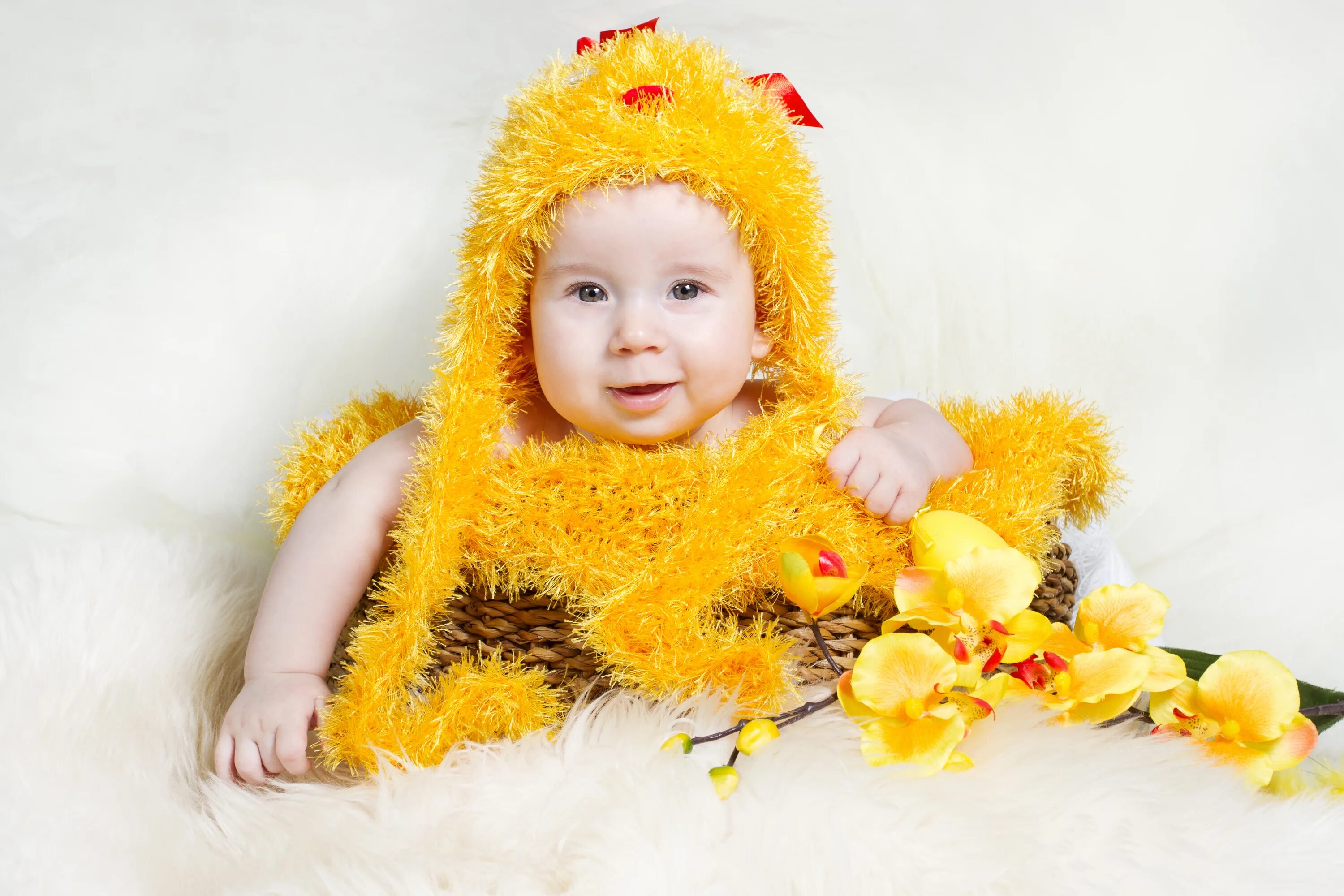 Послеродовая желтушка. Младенец в желтом. Ребёнок в жёлтом. Маленькое солнышко. Малыш желтый.