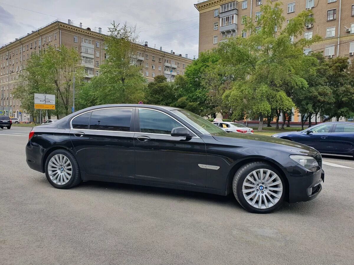 Бмв 750 f01. BMW 750 f01. БМВ 750li f01. BMW 750 li 2010. БМВ 750 2010.