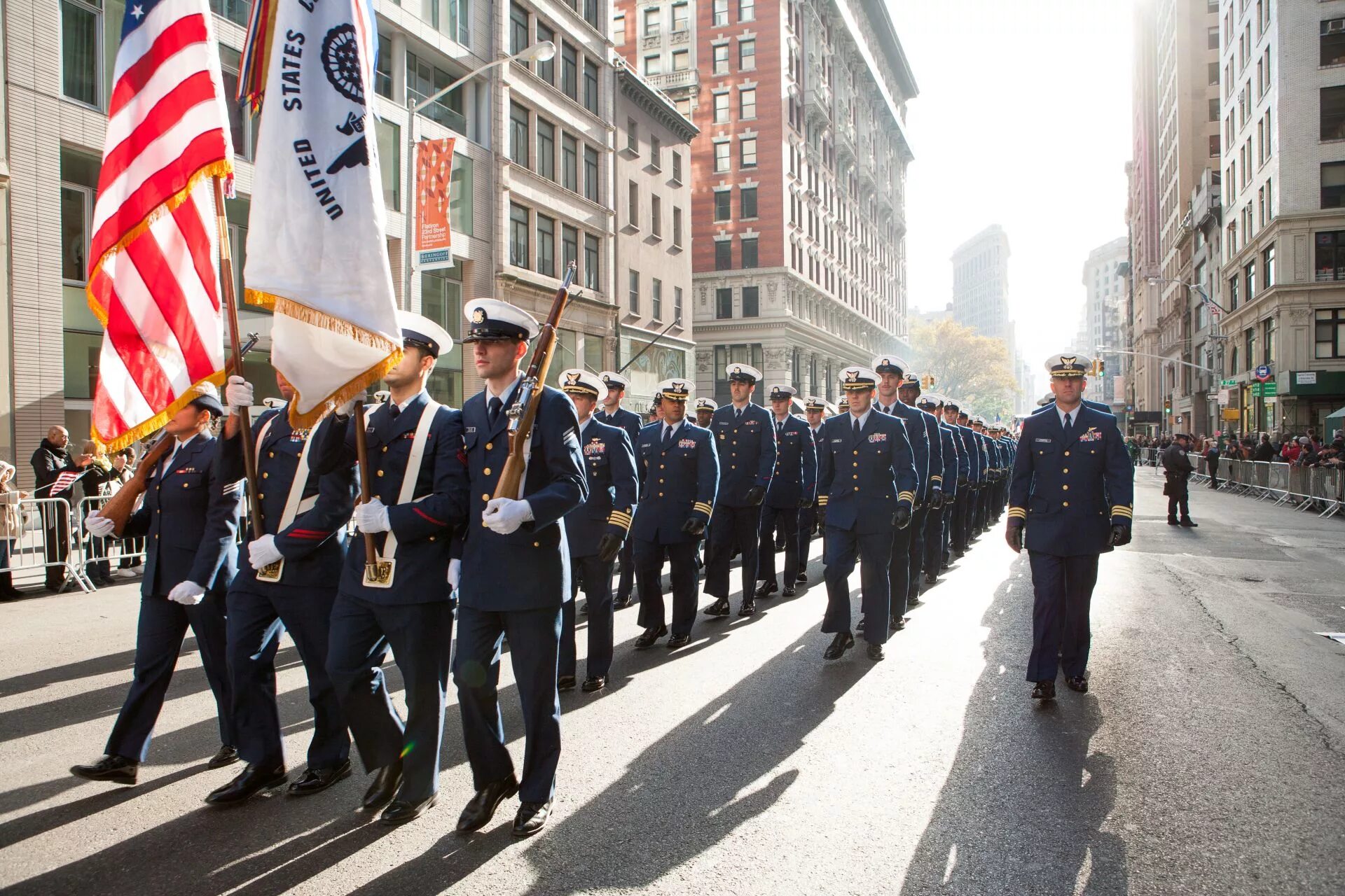 Veterans day. День ветеранов в США. Парад ветеранов войн США. Американский ветеран. День ветеранов США парад.