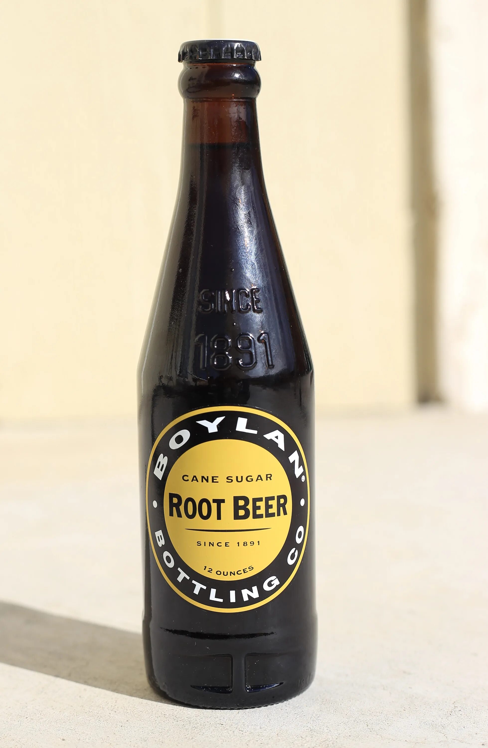 Корневое пиво. Пиво root Beer. Рутбир напиток. Респект бир.