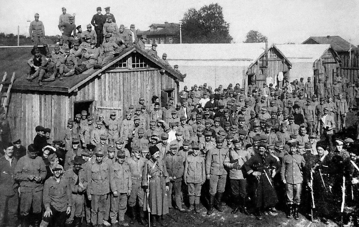 Лагерь для военнопленных 1915 Россия. Австрийцы 1915 год. Пленные австрияки 1915 Москва. Архангельск 1915. Венгерские военнопленные