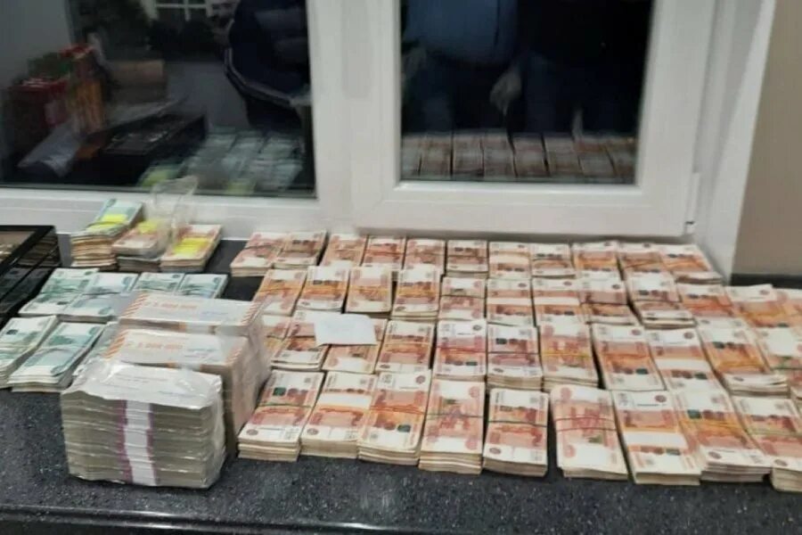 3 млн через 2. Миллион рублей. изъятые деньги. 500 млн рублей наличными. много деньги фото отправь 1000000000 кыргызстана.