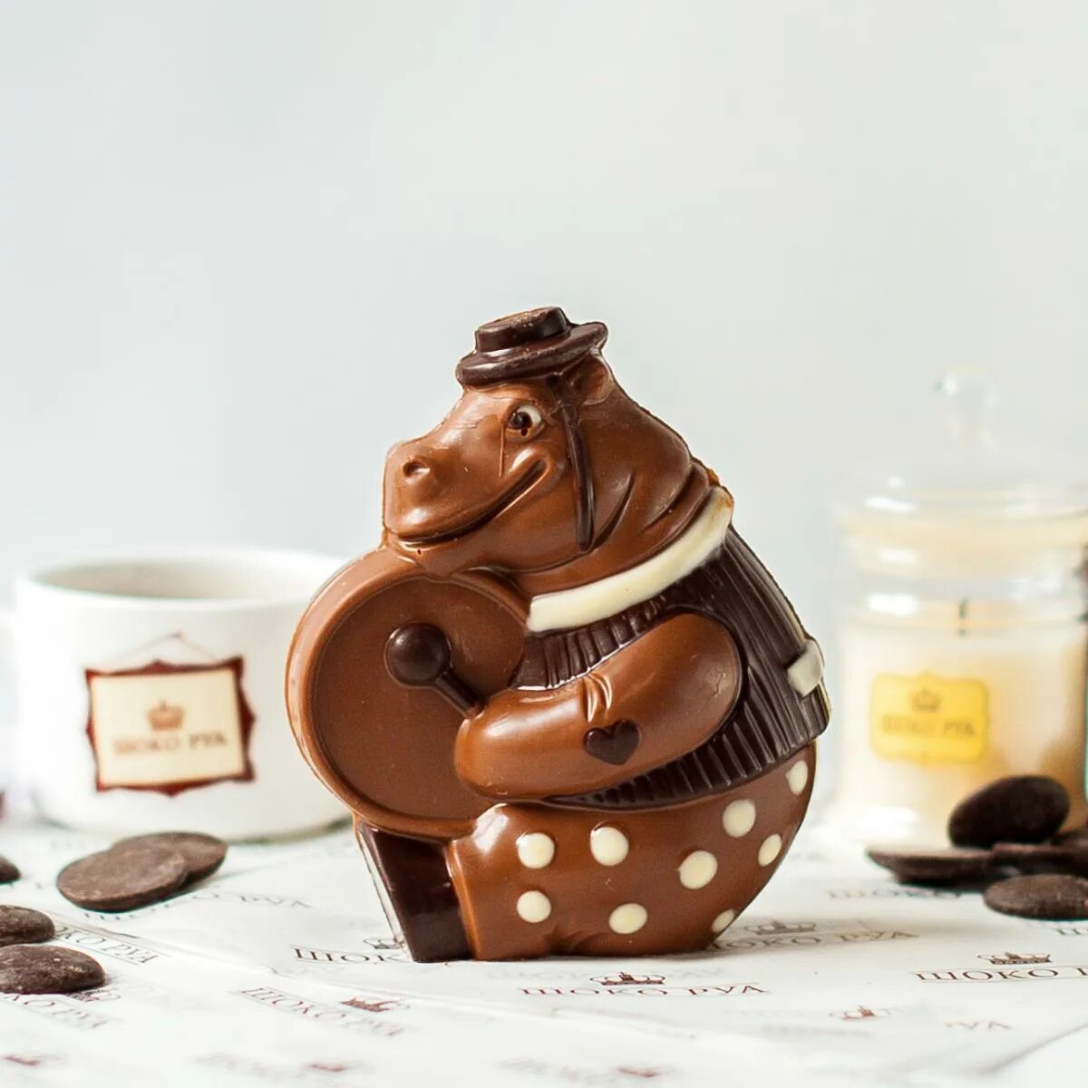 Шоколадки игрушки. Бегемот шоколадный шоколадный Бегемот. Шоколадный Бегемот детский сувенир. Бегемот шоколад из Фунтика. Шоколадные конфеты с бегемотом.