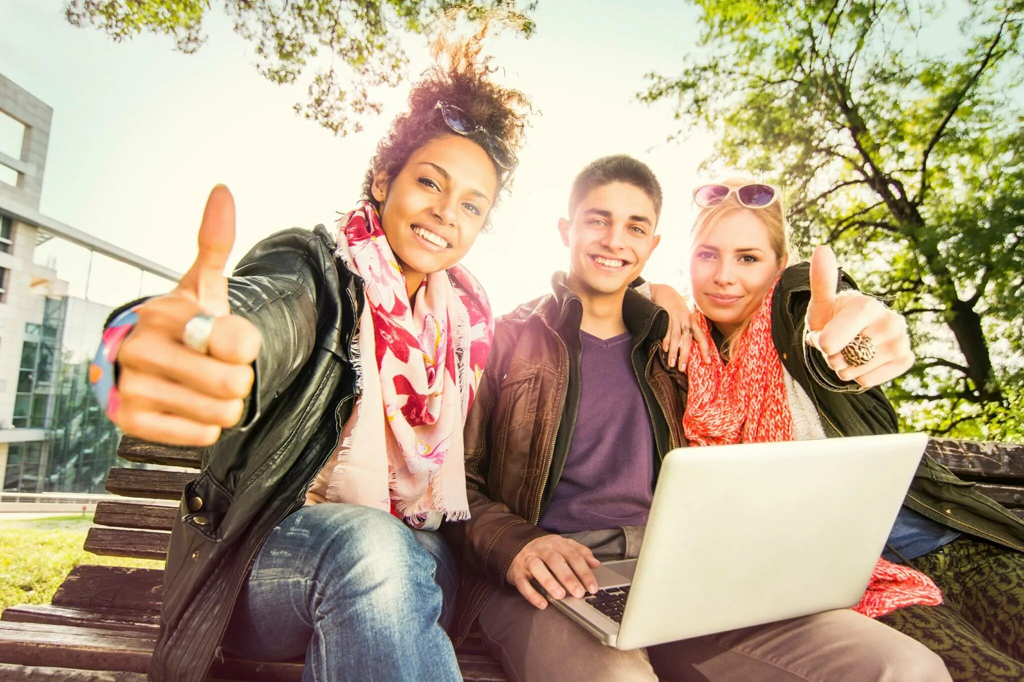 Young people start. Мечты современных подростков. Молодежь мода радость. Современная мода молодежи в России. Фото подростка и массовой культуры.