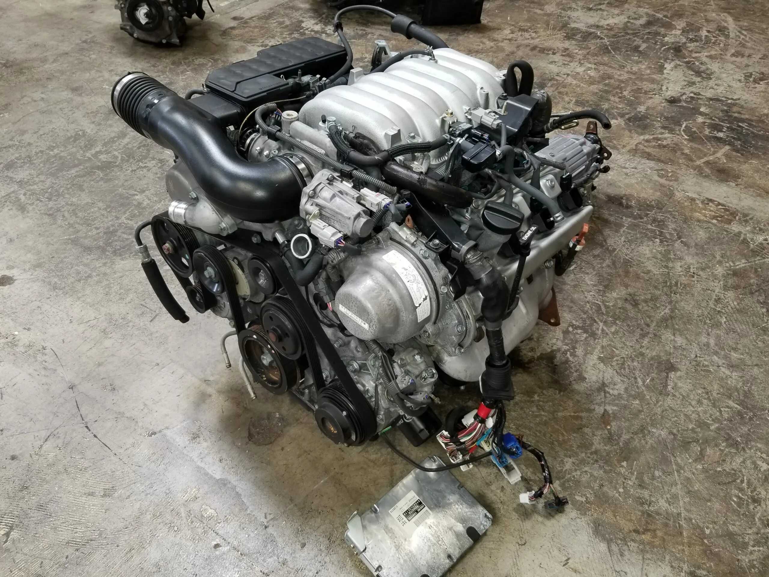 Двигатель 3 uz. Двигатель toyota 1uz-fe. мотор 1 uz fe vvti. двигатель toyota 3uz-fe. 1uz fe vvti.