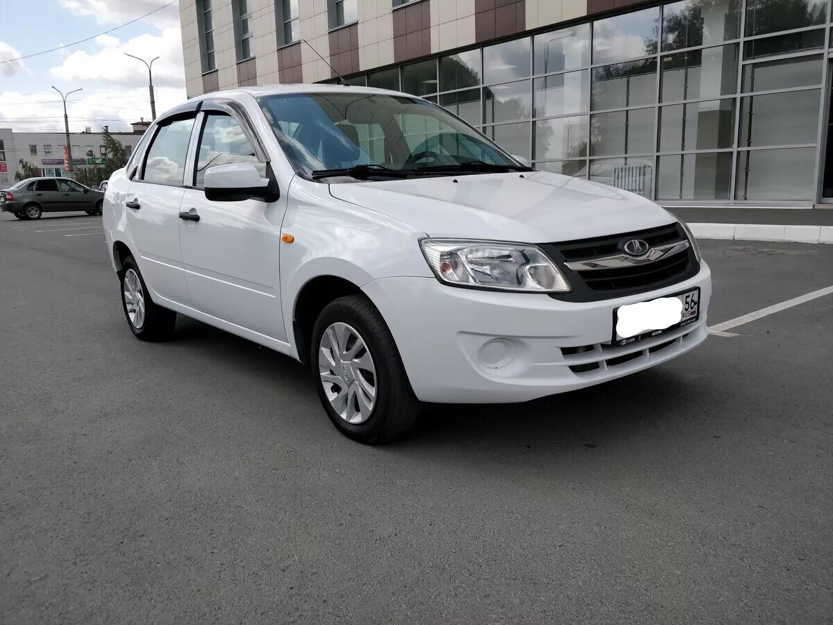 белая гранта седан фото. лада гранта 2010. лада гранта белая 2021. белый гранта машина т501. лада гранта седан белая 2017.