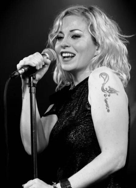 Anneke van. Anneke van giersbergen gathering. аннеке ван гирсберген in the gathering. аннеке вестер. вокалистка девина таунсенда.