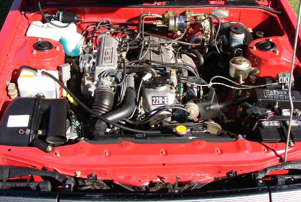 Тойота селика двигатель. Toyota 22re. 22r-e Toyota. 22r двигатель Тойота. Toyota Celica engine.