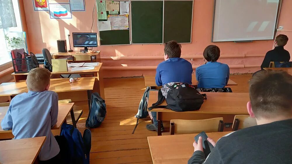 Проект киноуроки в школах. Проект киноуроки. Киноуроки в школе 1 класс. Моу школа 18 торез. Киноуроки в школах россии.