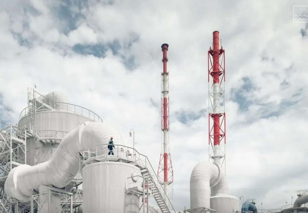 Промышленность саратовской. Саратовский нпз крекинг. Саратовский нпз крекинг. Саратовский нпз крекинг. Саратовский химический завод.