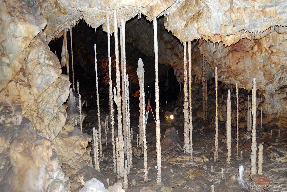 пещеры со сталактитами и сталагмитами в россии. сталагнатов. пещера мамут. сталагнат. пещера jpg.