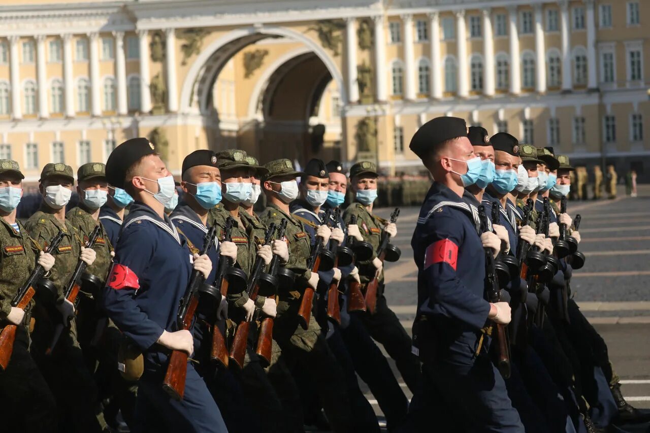 Какой будет май в санкт петербурге. Репетиция парада 2022 в Санкт-Петербурге на Дворцовой площади. Репетиция парада Победы в Санкт-Петербурге 2022. Репетиция парада в Питере 2021. Репетиция парада СПБ 2022.