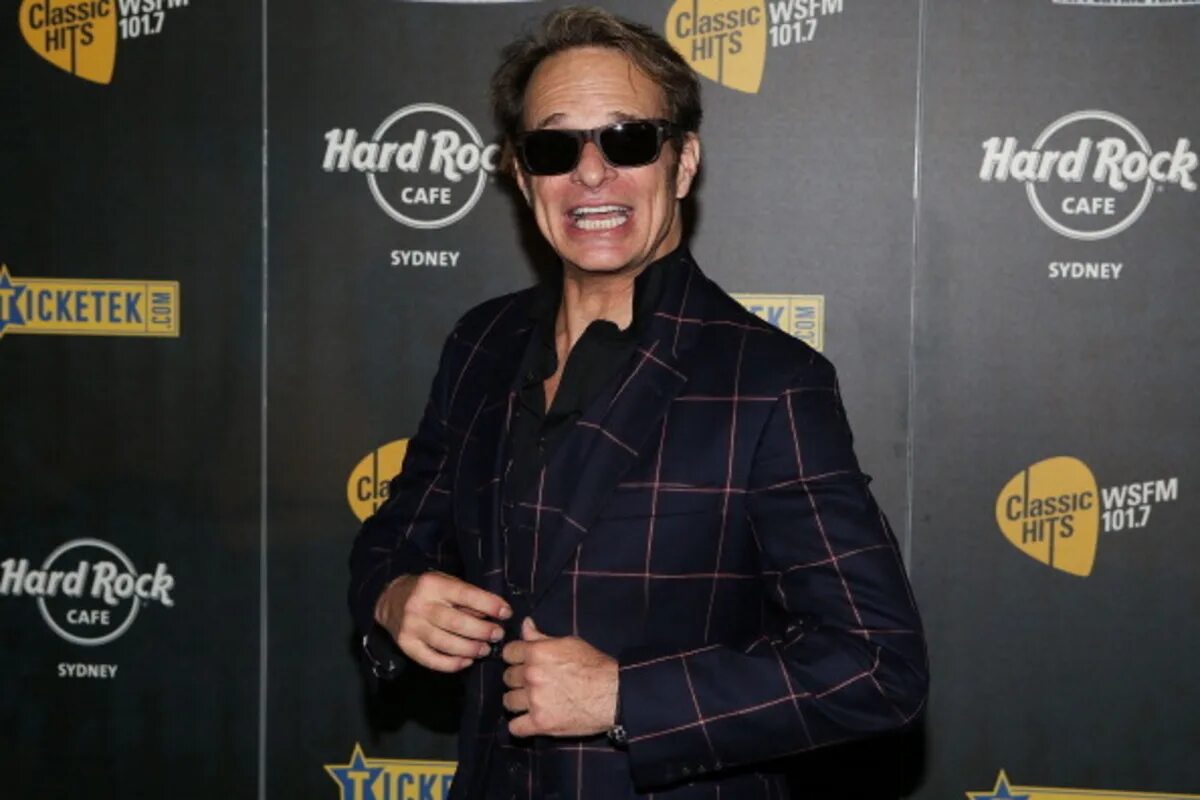 Дэвид ли рот 2022. David Lee Roth с супругой. Дэвид ли рот американский певец