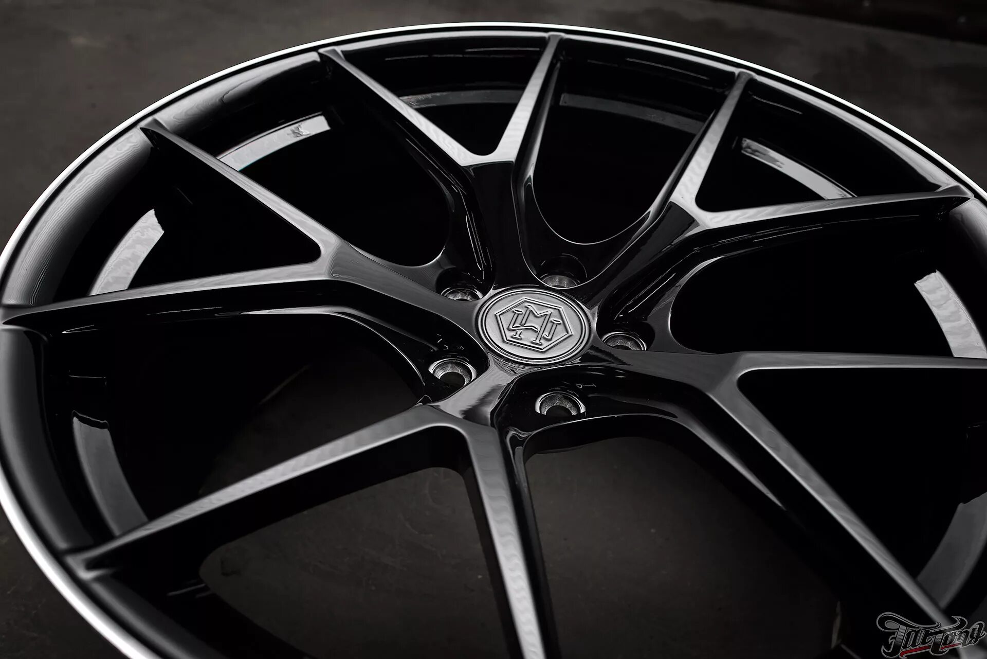 Диски vertini r20. Диск dws-2039 j8 r17 5х139. Диски кованые adv 22 радиус. Диски литые полированные. Покраска дисков range rover.