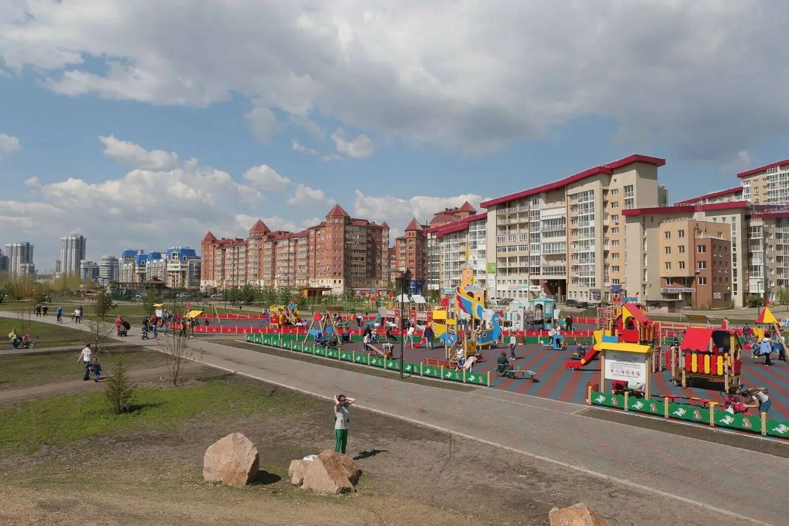 Красноярск улица алексеева 54а юкка парк. Детские парки красноярск. Детские парки красноярск. 78 добровольческой бригады, 4/2). Парк аттракционов троя парк красноярск.