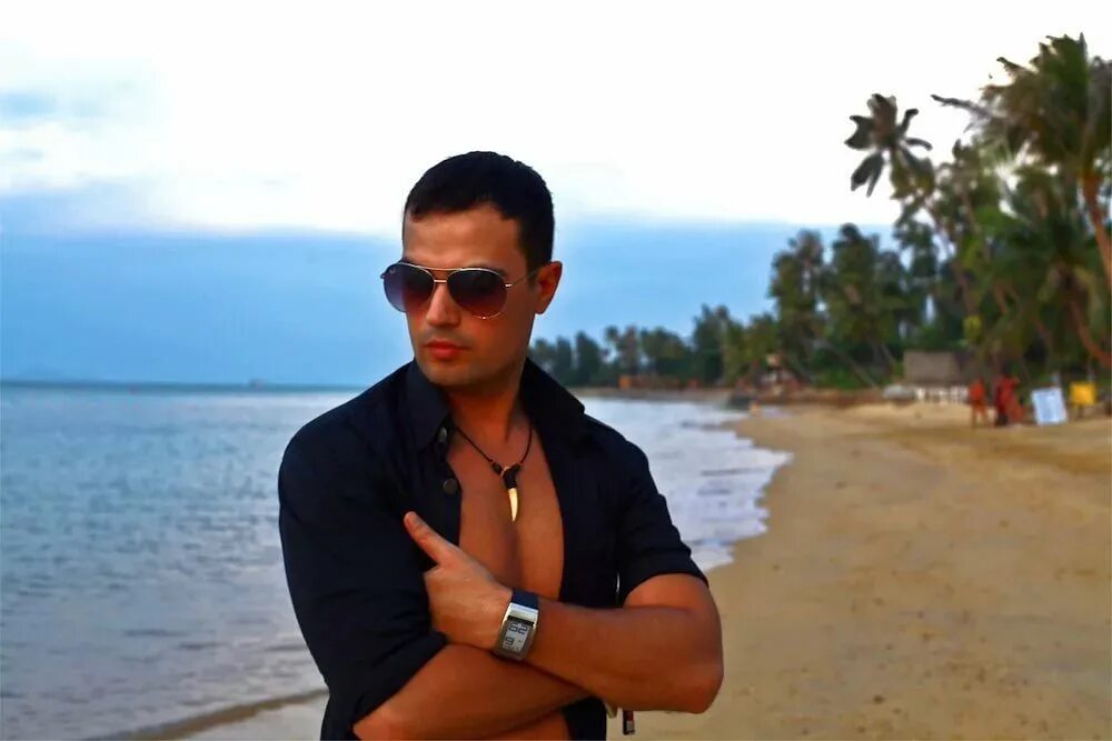 ермолин антон игоревич;. иван есипенко омск. симпатичный парень в очках. фокин виталий александрович. альберт агафонов самара.