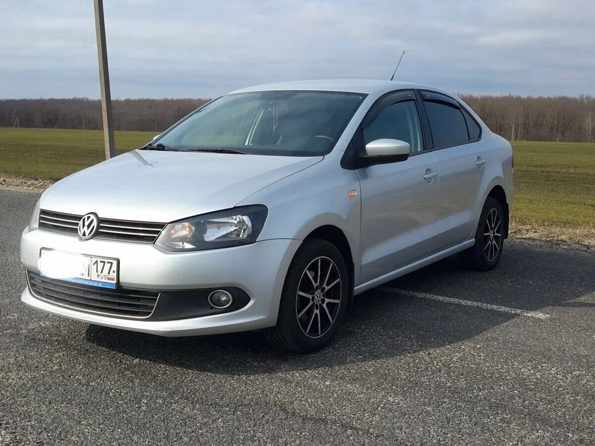 Купить фольксваген поло в новгороде. Volkswagen поло 2012. Volkswagen Polo sedan 2012. Фольксваген поло седан 2012 серебристый. Фольксваген поло 2012 года.