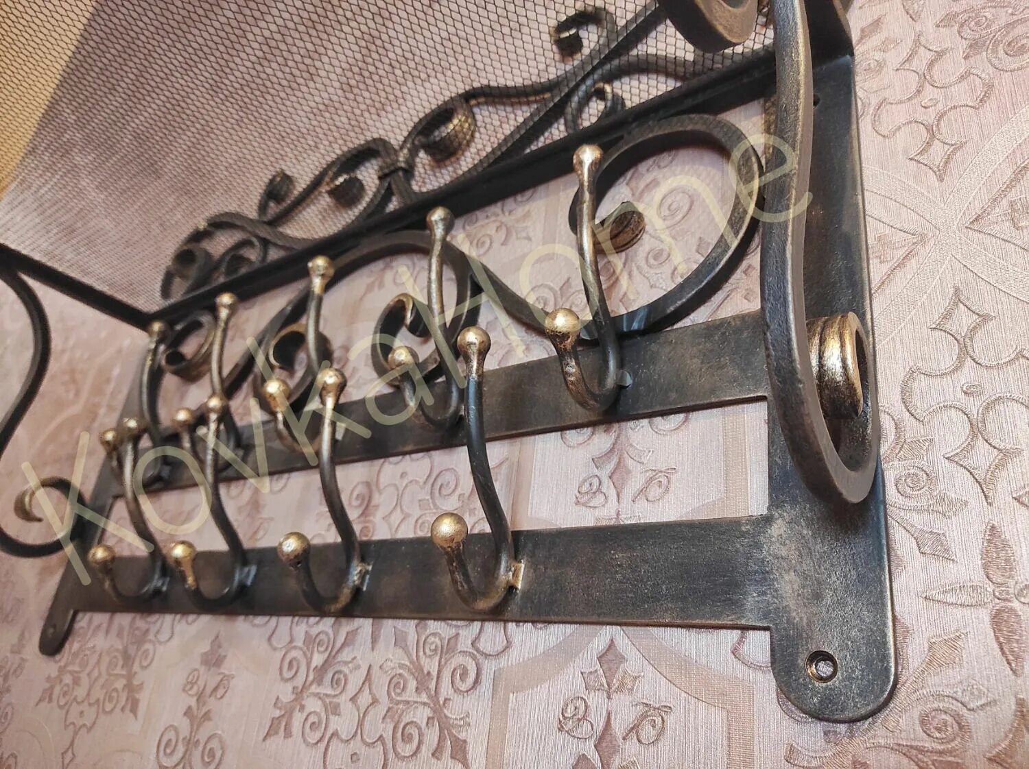Привязанная лодка кованная мастером. Скульптура рыбак в лодке. Эксклюзивные кованые мангалы. Кованый корабль. Каминный набор 50.