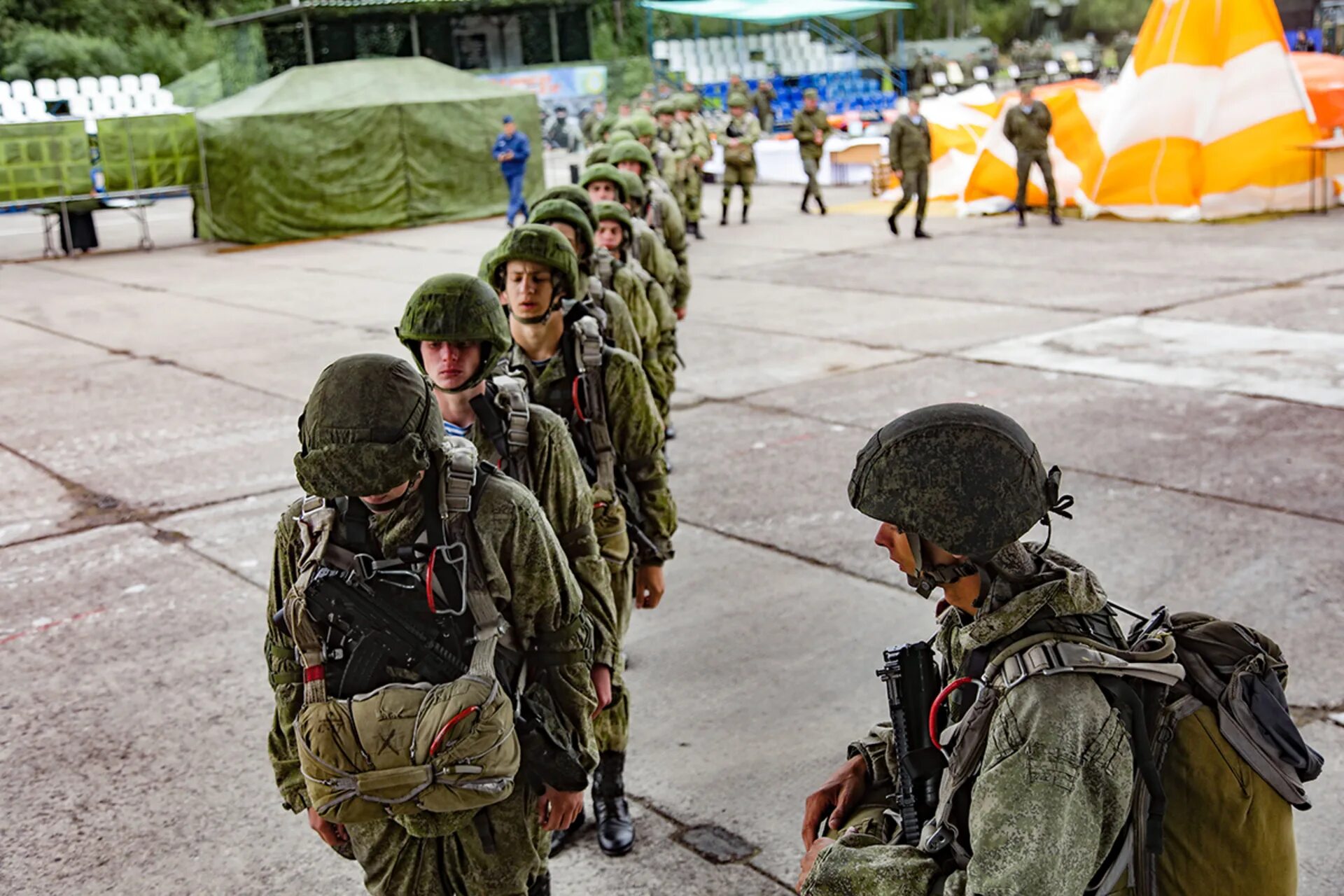 Военное положение в мае