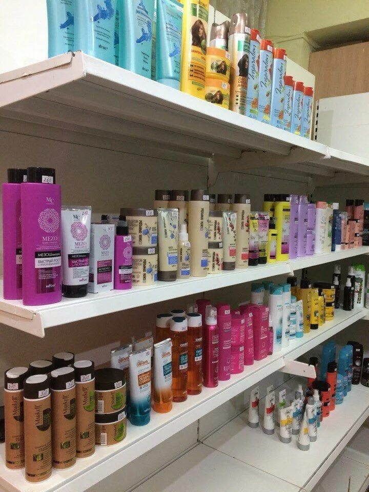 Хасавюрт маленькая страна магазин. Склад косметики. Косметика хасавюрт. Индийская косметика. Instinto магазин.