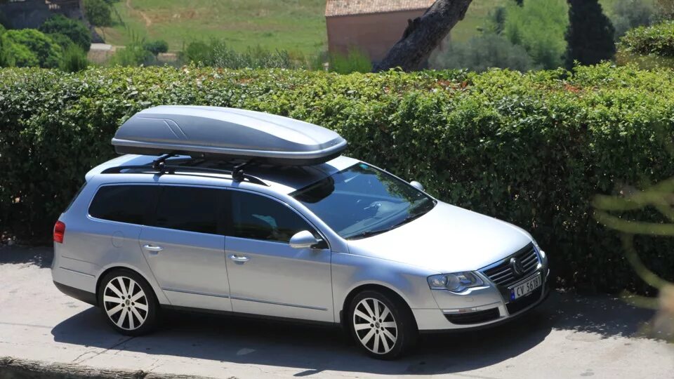 Багажник пассат б7. Volkswagen passat 1.6 tdi variant bluemotion, 2010. vw passat b6 универсал багажник. volkswagen passat b6 универсал багажник на крышу. фольксваген пассат б6 с багажником на крыше.
