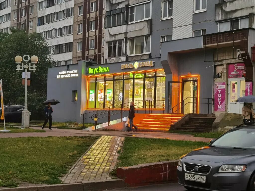 Луна ул авиатриссы зверевой 10 гатчина фото Продаю трехкомнатную квартиру 71.7м² ул. Авиатриссы Зверевой, 22, Гатчина, Ленин