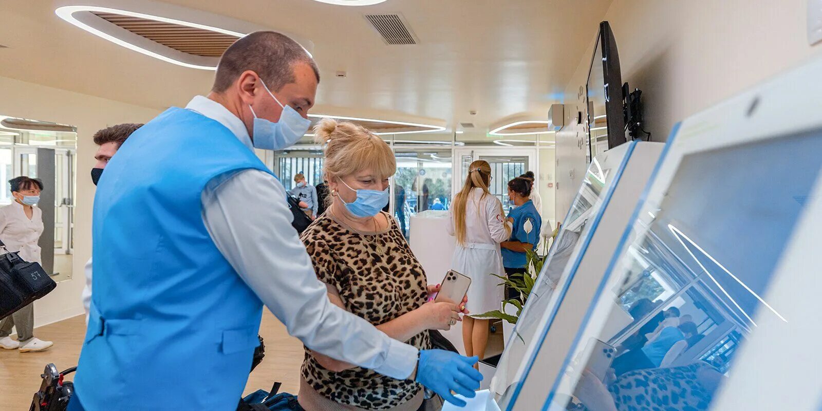 Клиника гармония екатеринбург на советской. Собянин поликлиника. Реконструкция поликлиник в москве. Поликлиники западное дегунино. Новые московские поликлиники.