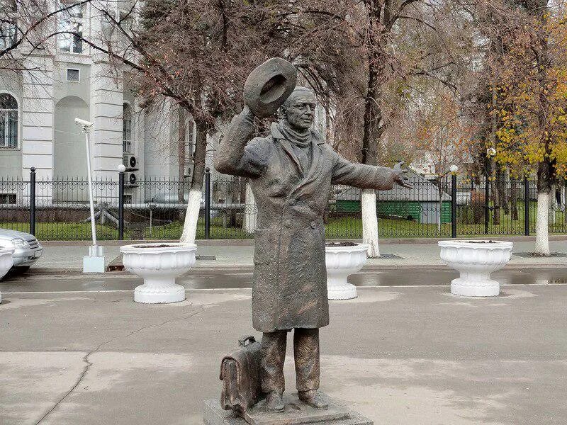 Товарищ сухов самара памятник. Исторические памятники самарской. Скульптурная композиция колыбель кемерово. Скульптура( пловчиха) на набережной реки волги в самаре. Скульптуры в самаре.