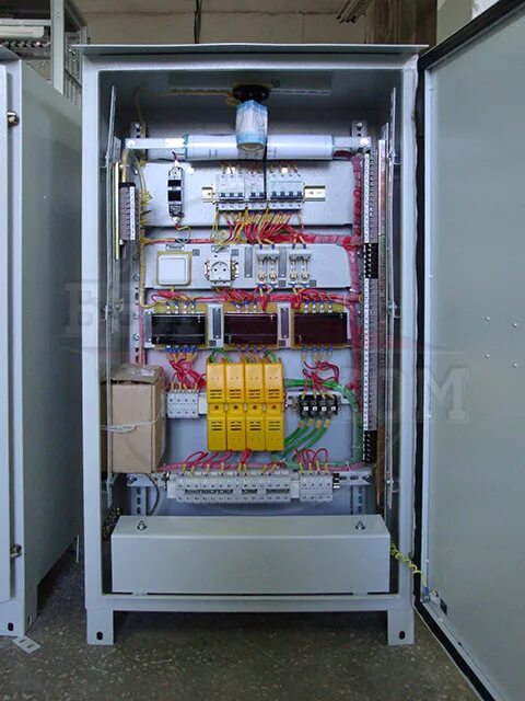 Шкаф трансформаторов напряжения. Шкаф зажимов трансформаторов напряжения шзн-1в. Шкаф шзн-1в. Шкаф защиты и автоматики шэ-мт-013 6-35кв. Шкаф для трансформатора.