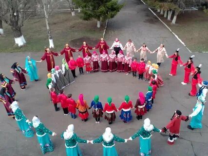 Хоровод в хороводе танцевать